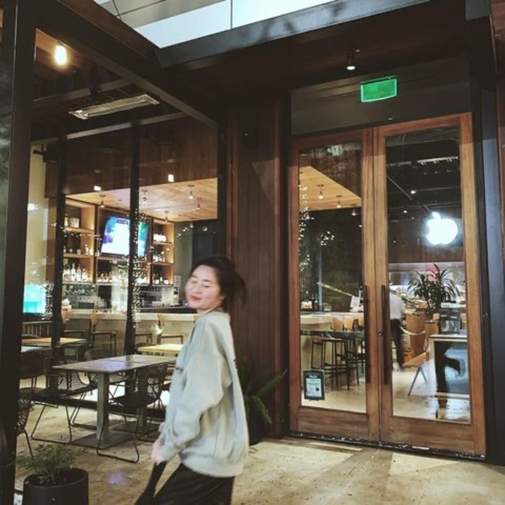 Meet your Posher, Hồ
